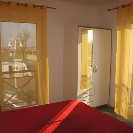 Lovely In With Balcony * Rochefort (Charente-Maritime)