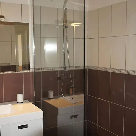 Lovely In With Balcony Rochefort (Charente-Maritime)