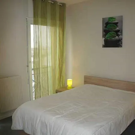 Lovely In With Balcony Rochefort (Charente-Maritime)